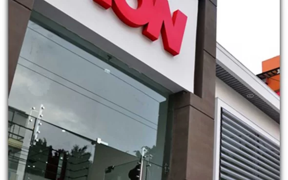 Construcción Fachada Oficina